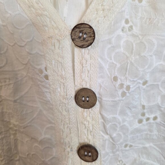 Pol Women Top Lagenlook Gorgeous Flower Embroidery Button Oversized White Small - Picture 9 of 17